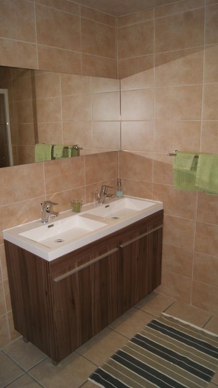 Fleurs-Sauvages Bed & Breakfast Hebronval Oda fotoğraf